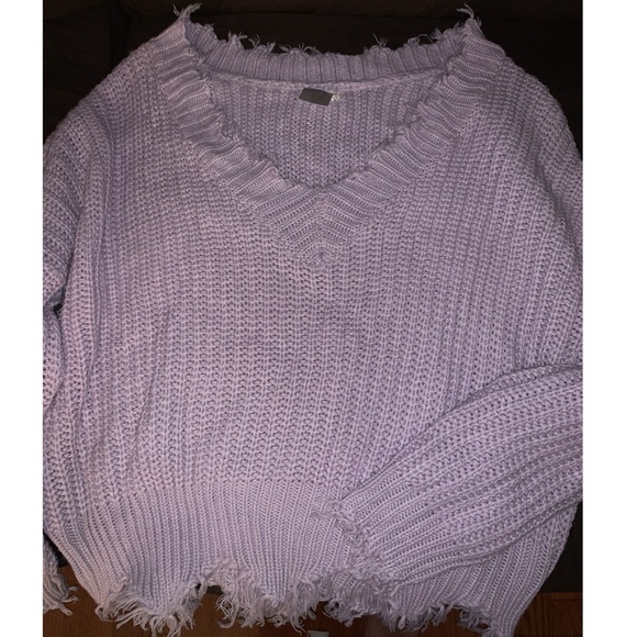 New Lavender top w/ distress - Picture 7 of 8